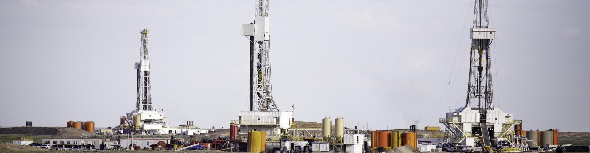 UK clamps down on Fracking Operations background